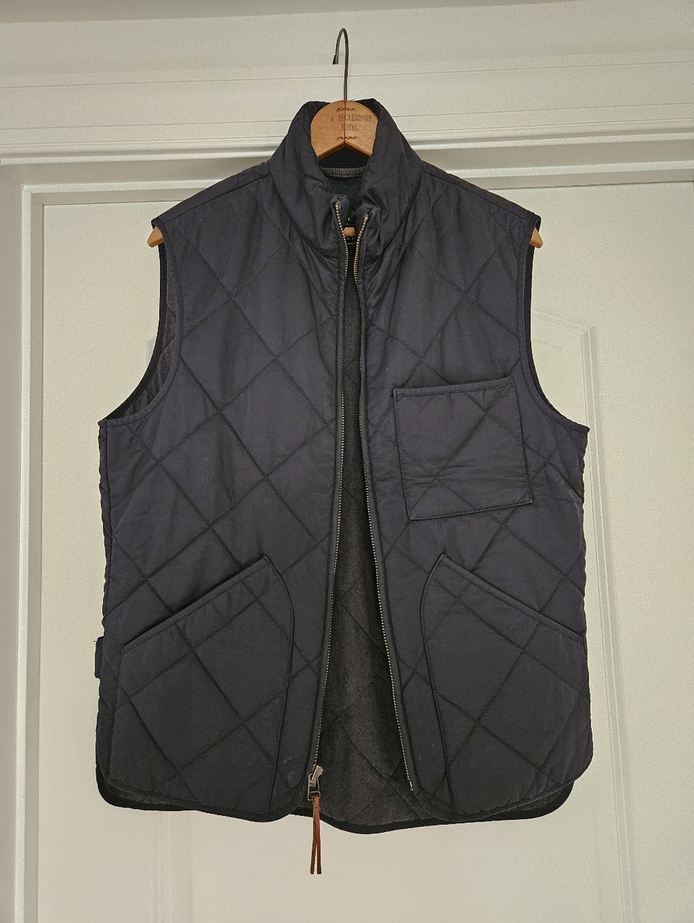 Navy Sussex quilted vest with PrimaLoft®